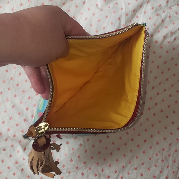 🌹Dooney & Bourke⚘Floral Zip Pouch🌷 - Picture 3 of 6